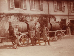 Chargement de vin dans notre cour